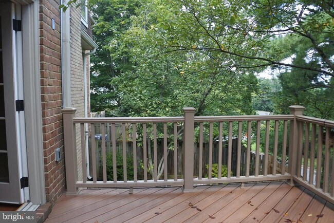 Building Photo - 2113 Kings Mill Ct