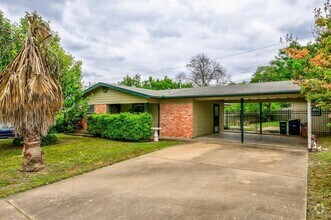 Building Photo - 1117 Colony N Dr