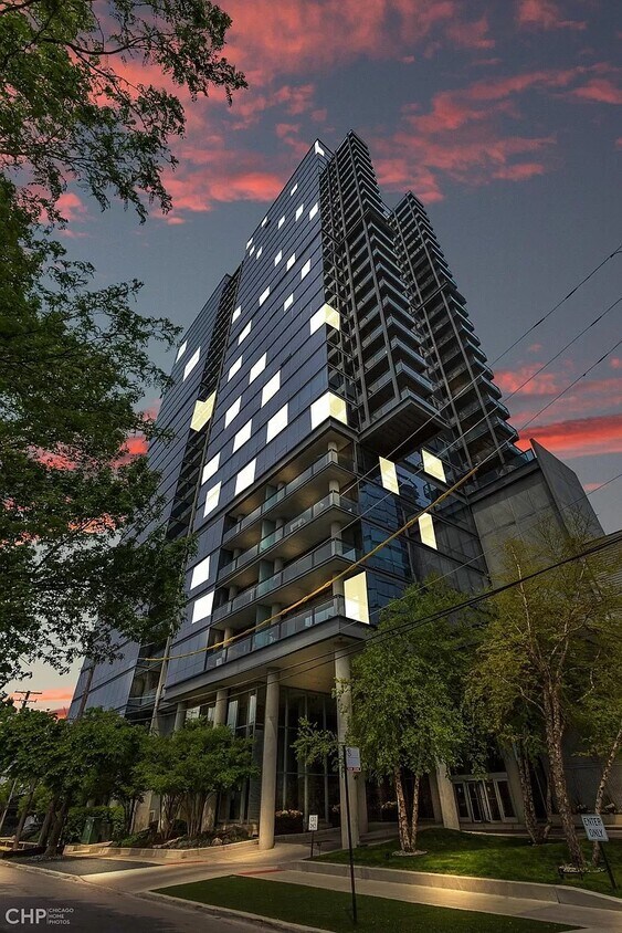 Foto principal - 860 W Blackhawk St