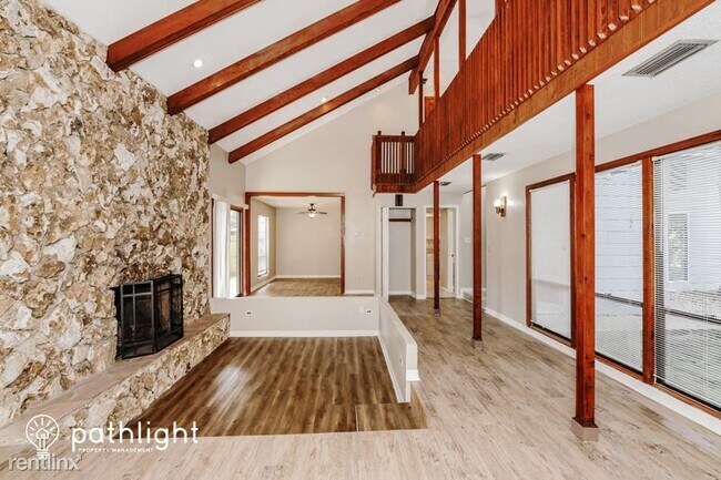 Foto del edificio - 4 br, 2.5 bath House - 898 Reservation Cou...