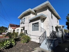 Building Photo - 1323 Russell Way