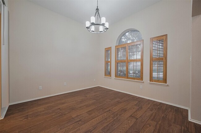 Foto del edificio - 23035 Canal Rd