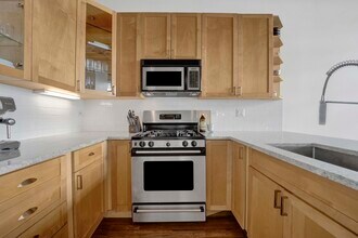 Building Photo - 525 W Superior St