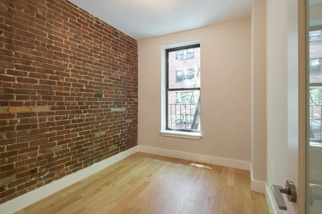 Building Photo - 317 E 88th St