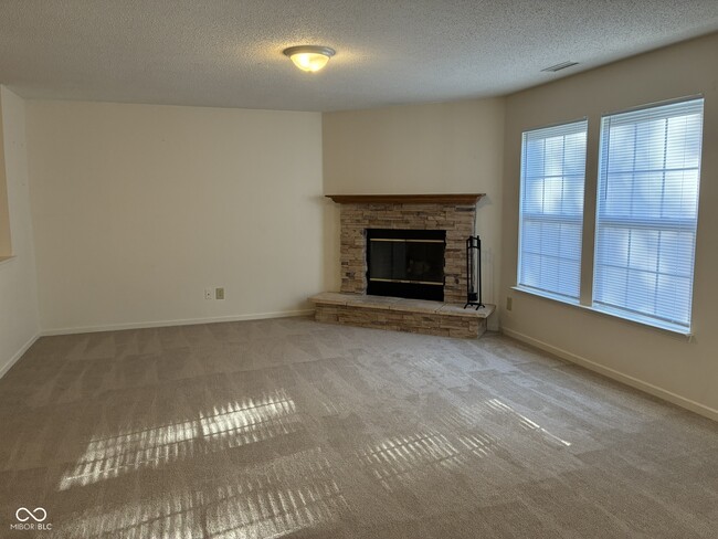 Building Photo - 2274 Bridlewood Dr