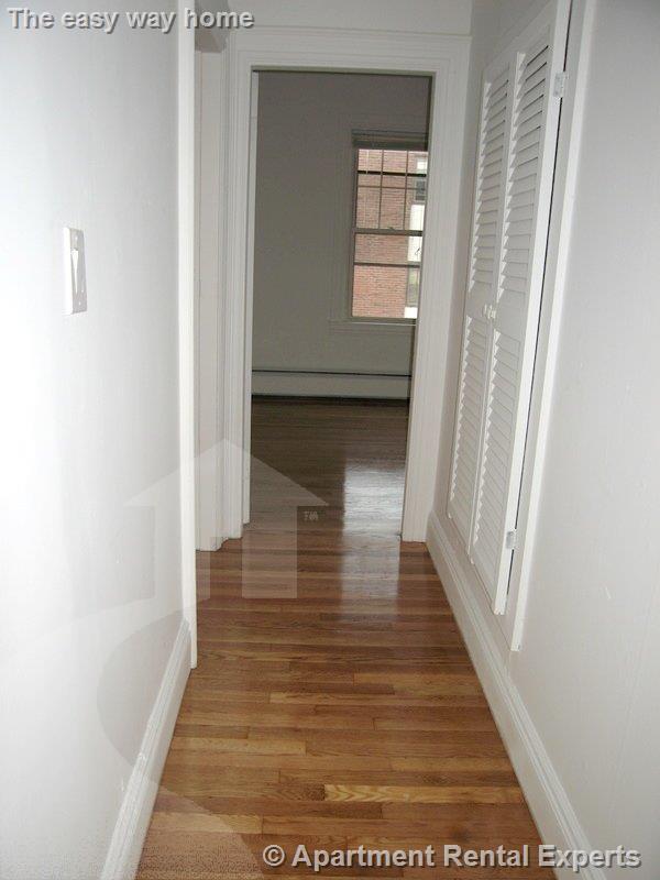 Building Photo - Inman Square 1 Bedroom plus study in Inman Sq