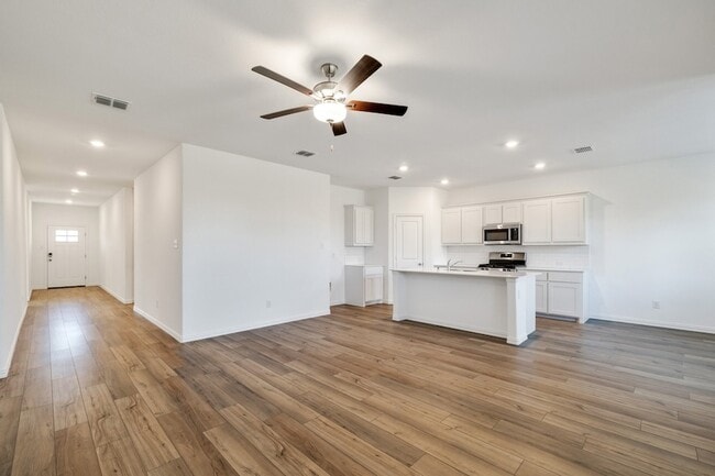 Building Photo - 3213 Layla Creek Dr