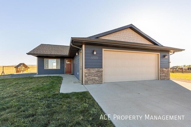 Building Photo - 15083 Royal Run