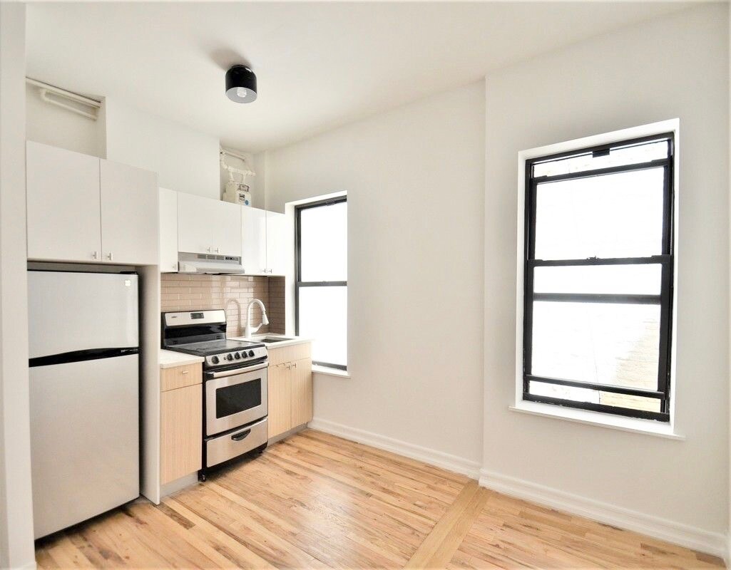 Primary Photo - 3694 Broadway