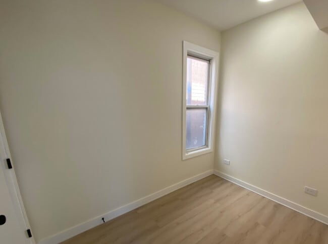 Foto del edificio - 1322 W Ohio St