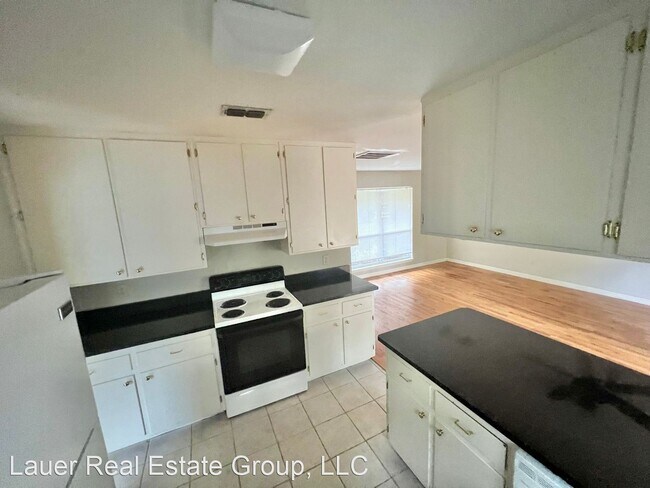 Building Photo - 3 br, 2 bath House - 3158 Corrib Dr