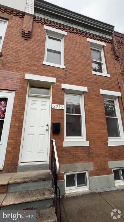 Building Photo - 3216 Salmon St