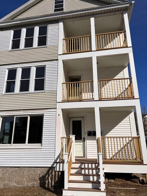 Building Photo - 4 Glade St