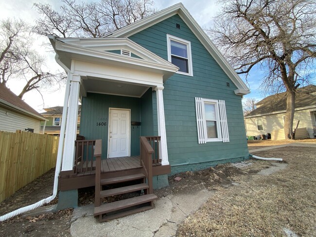 Building Photo - Fully Remodeled 3Bedroom House!