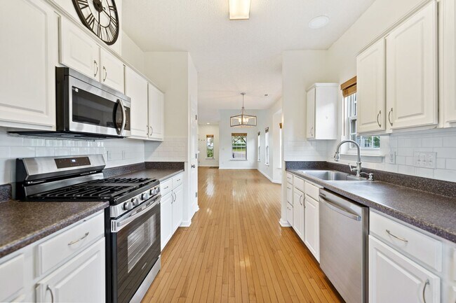 Foto del edificio - 3 bed 2.5 bath Townhome at Southpoint