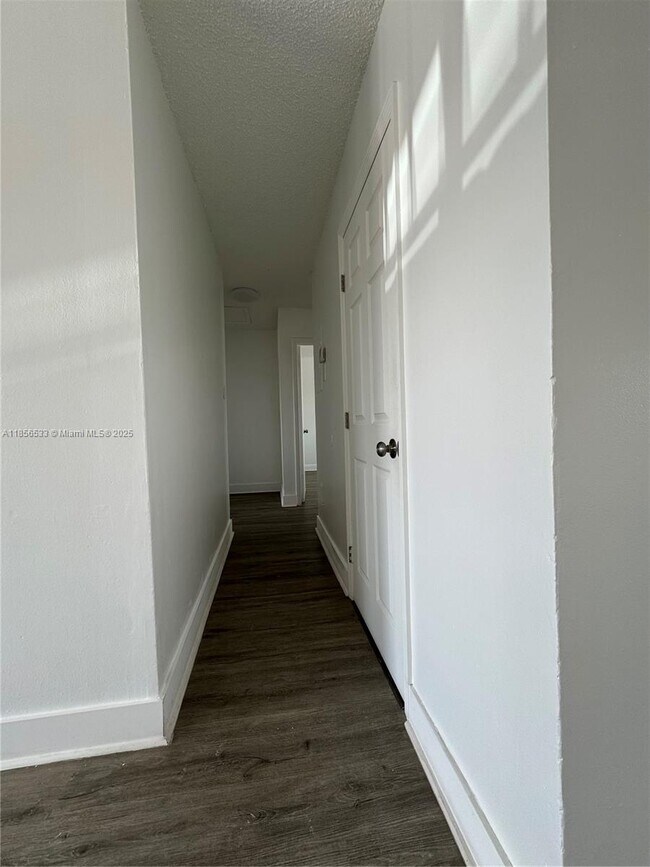 Foto del edificio - 5491 W 24th Ave