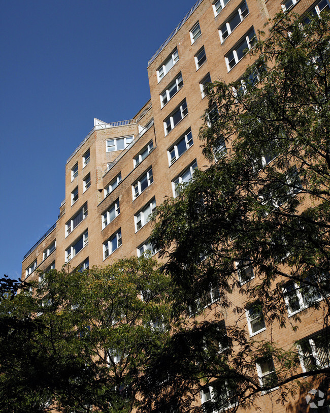 Building Photo - Bryn Mawr Apartments