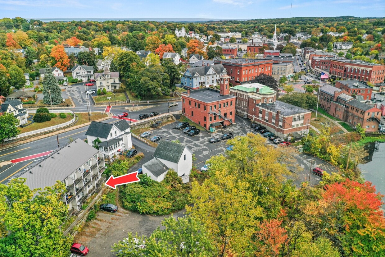 Primary Photo - 22 River St