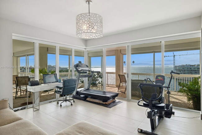 Foto del edificio - 1690 S Bayshore Ln