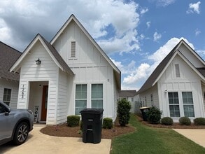Building Photo - 1263 Burrow Cir