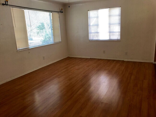 Foto del edificio - 1435 15th St N