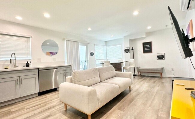 Foto del edificio - 1875 W 20th St