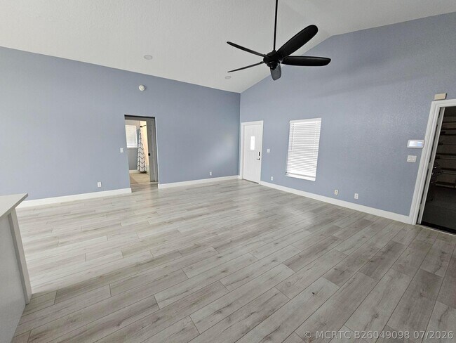 Foto del edificio - 6131 Robinson St