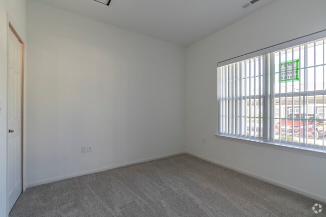 2BR, 2BA - 1,125SF - The Haven II - Bedroom 2 - Highland Knolls