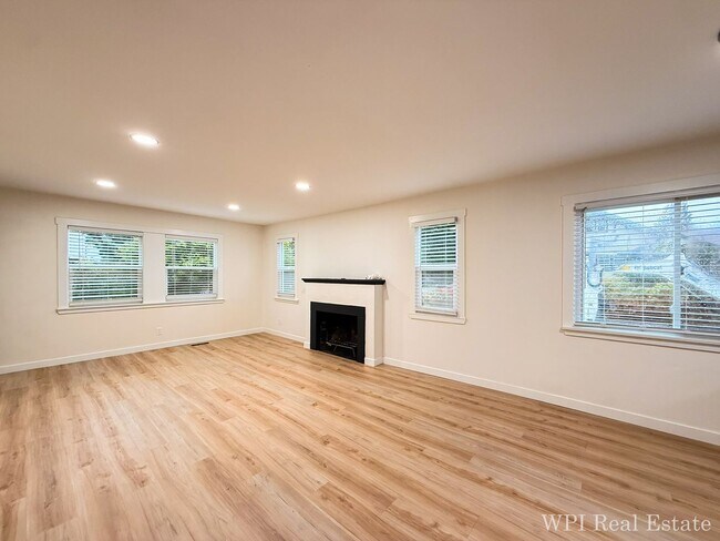 Building Photo - Cozy and Convenient 2bed/1bath house in th...