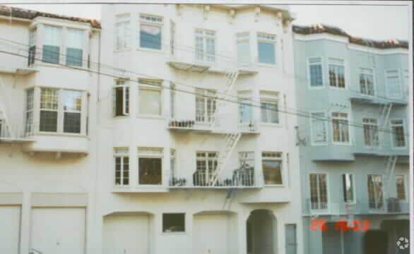 Building Photo - 581 14th Ave