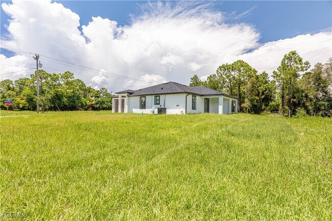 Foto del edificio - 717 Homestead Rd S