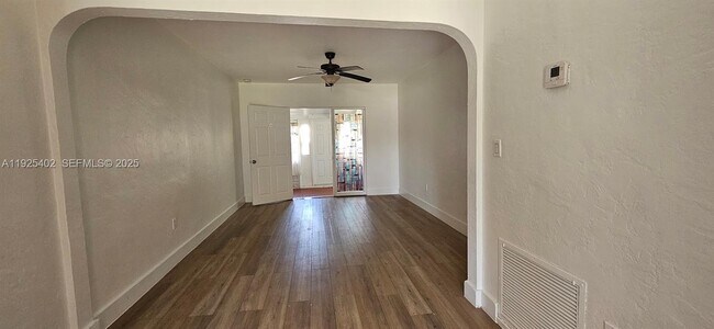 Foto del edificio - 1840 Roosevelt St