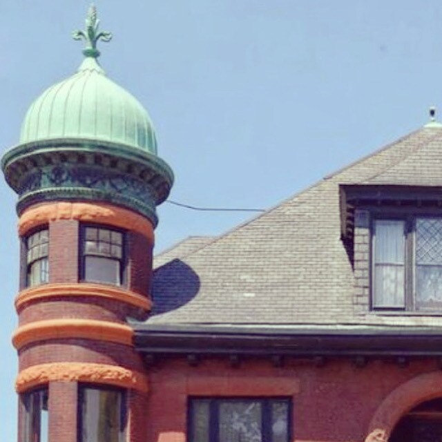 Third floor access to the top level of the turret - perfect little reading nook. - 1525 Missouri Ave