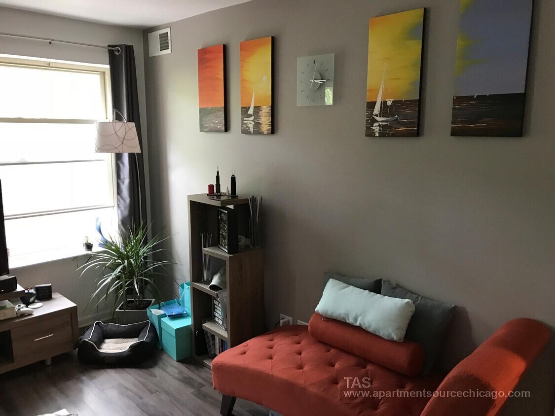 Foto principal - 925 W Carmen Ave