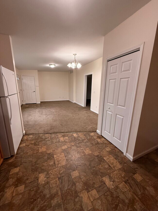 Sala de estar - 4178 S Center St