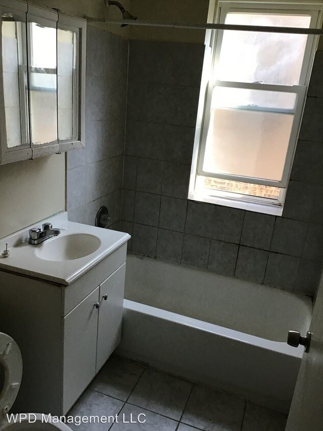 Foto del edificio - 6804 S Perry Ave