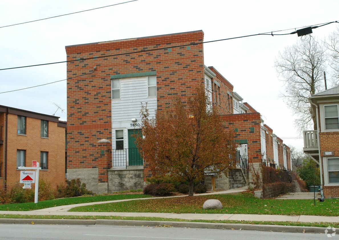 Building Photo - 7850 W Harwood Ave