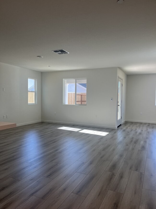 Building Photo - 2196 Orlin Dr