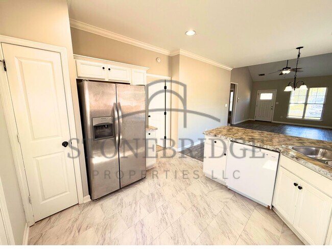 Building Photo - 2 bed, 2 bath townhome in Calera