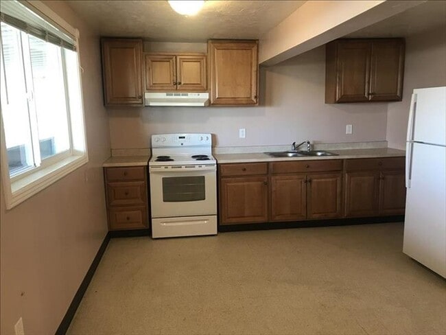 Building Photo - 840 Garfield St