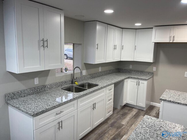 Foto del edificio - 13584 Garden Way