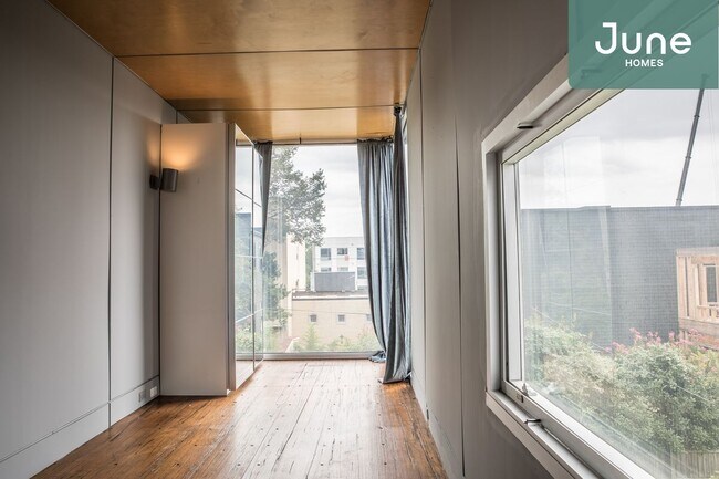 Building Photo - Full room in 6-bed/6.0-bath Home