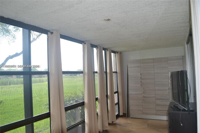 Foto del edificio - 480 NW 76th Ave