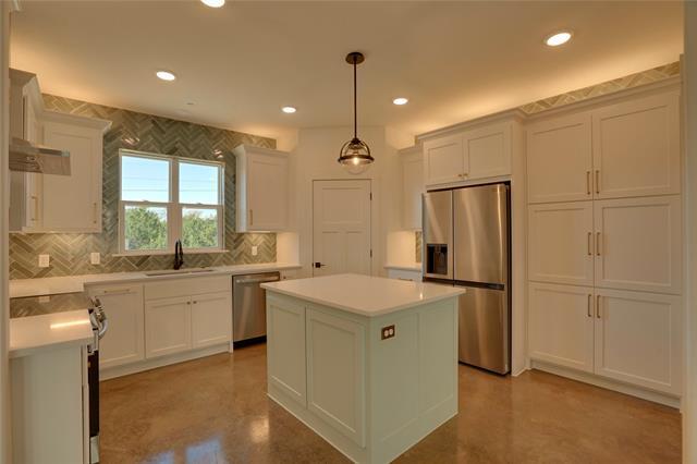 Foto del edificio - 302 Red Bird Ln