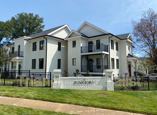 Building Photo - 2018 Smallwood Dr