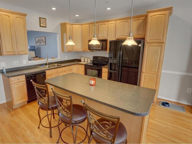 Building Photo - 223 Green Fern Cir