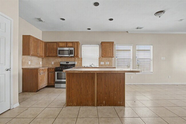 Building Photo - 5934 Sugar Field Ln
