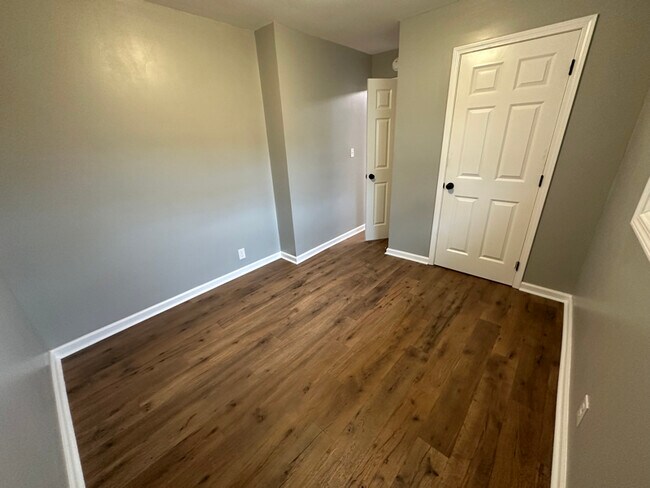 Foto del edificio - 123 S Sam Davis Ave