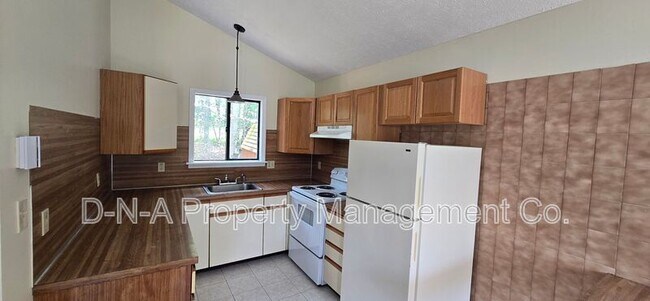 Building Photo - 9455 Juniper Dr