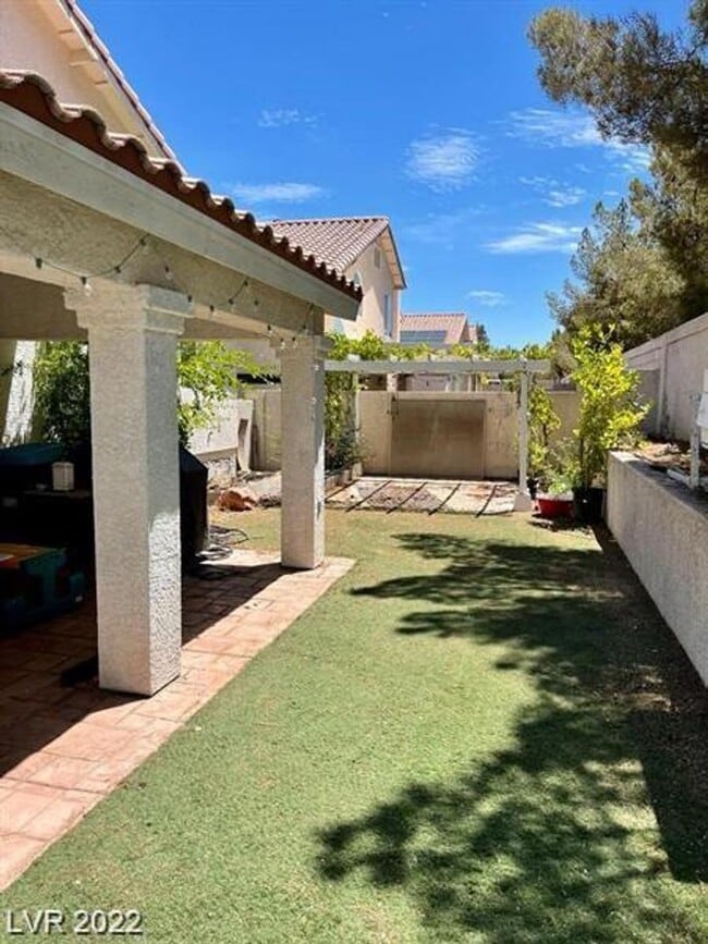 Building Photo - Silverado Ranch Two-Story with Open Floor Plan!